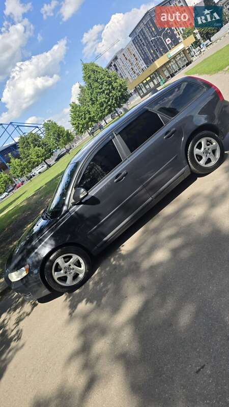 Универсал Volvo V50 2010 в 