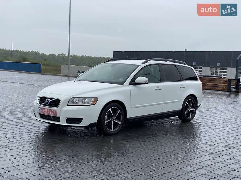 Универсал Volvo V50 2010 в Львове