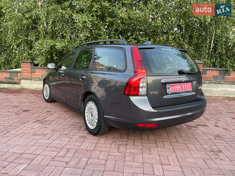 Універсал Volvo V50 2010 в Рівному