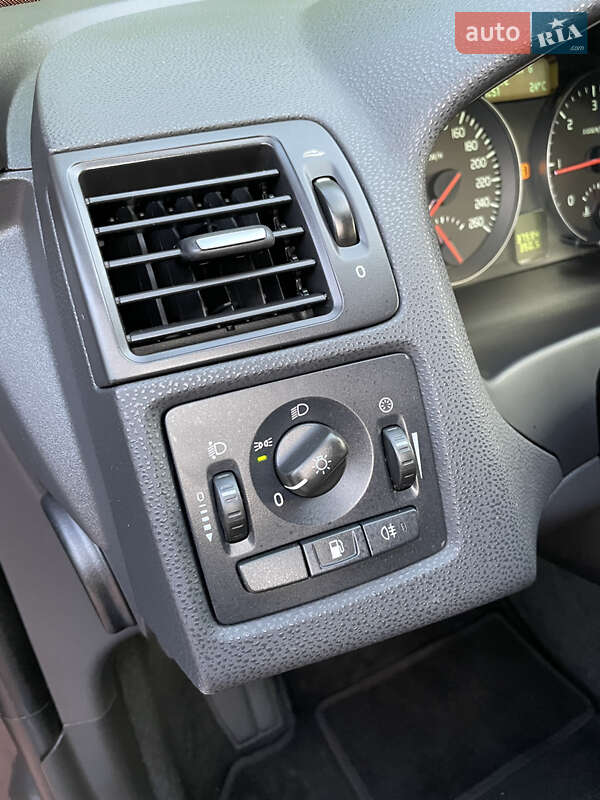Універсал Volvo V50 2010 в Рівному