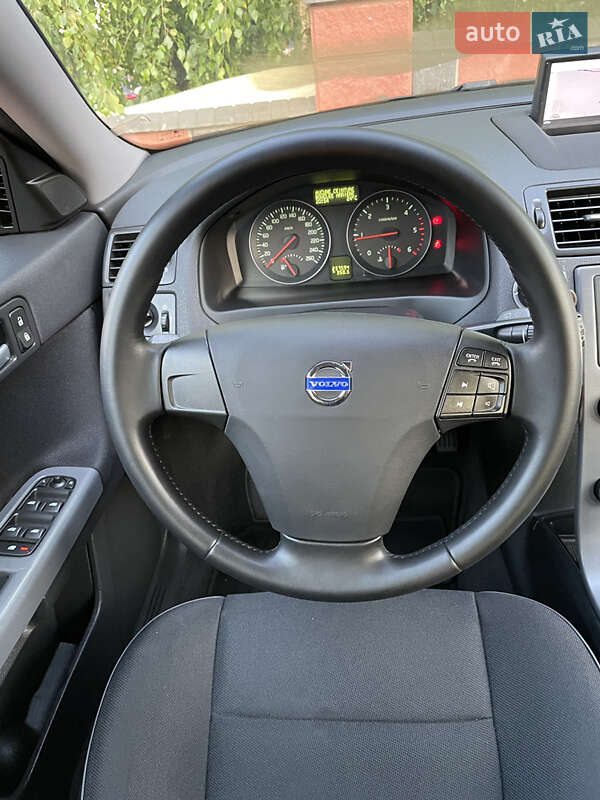 Універсал Volvo V50 2010 в Рівному