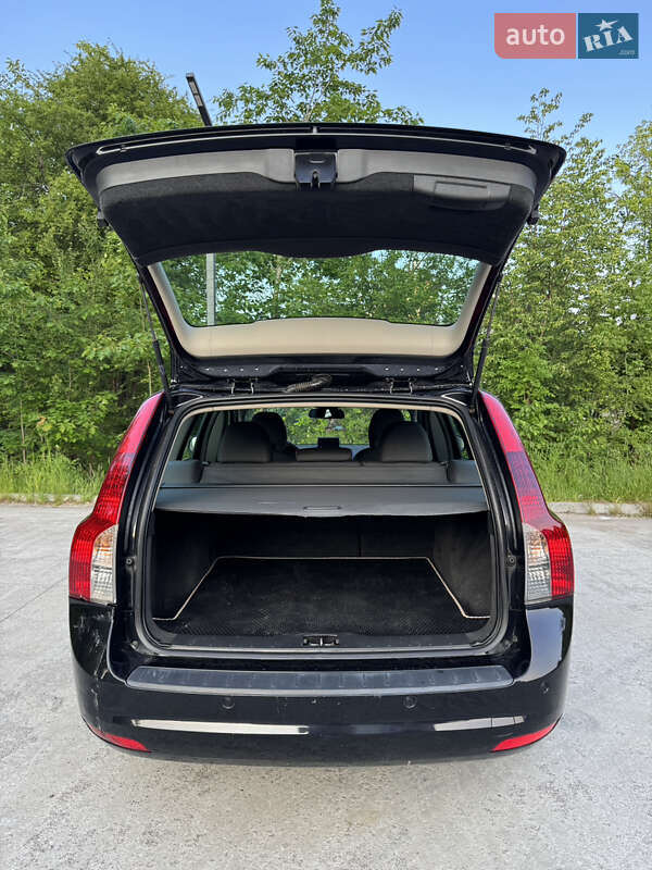 Универсал Volvo V50 2010 в Дрогобыче