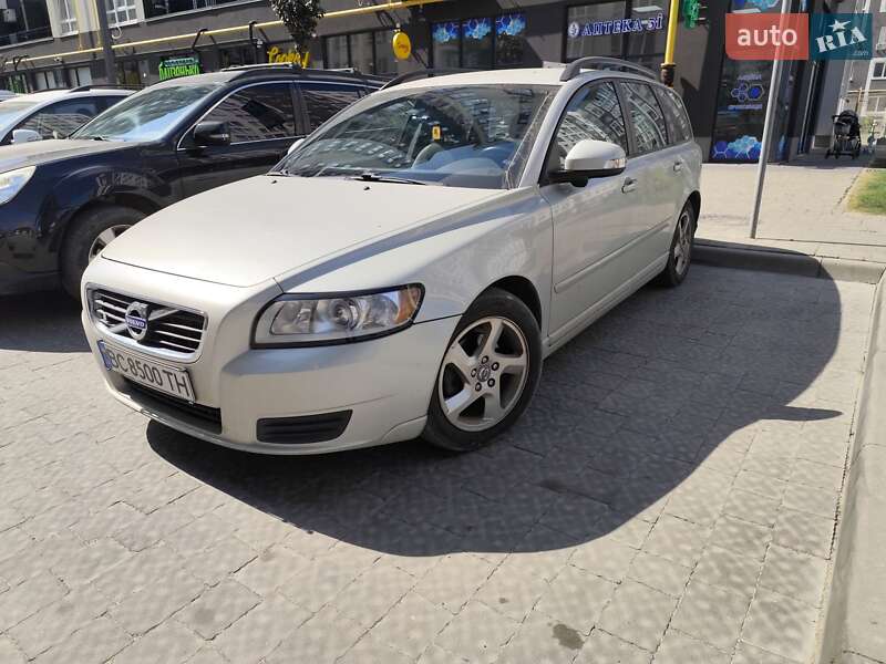 Універсал Volvo V50 2010 в Львові