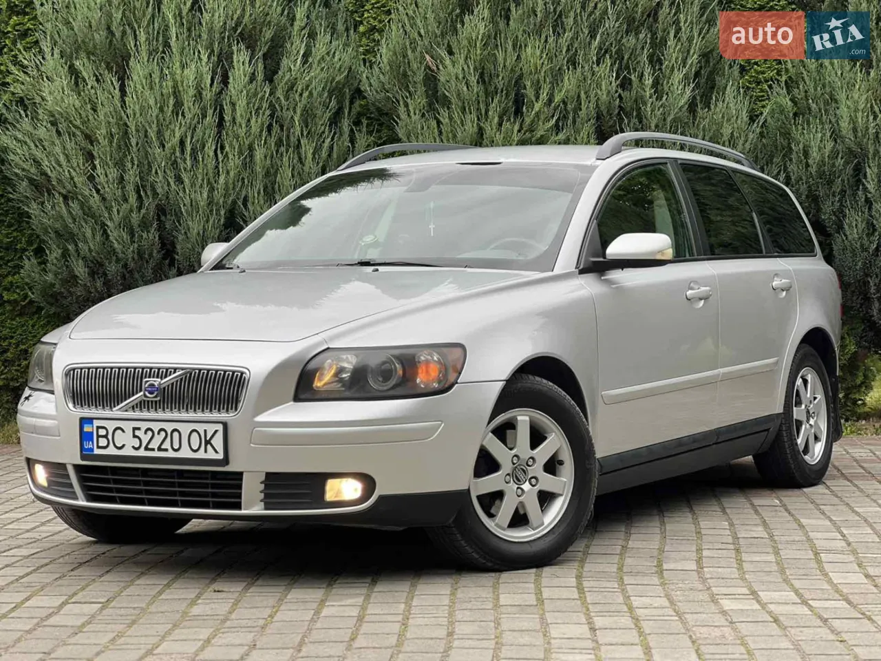 Продам автомобіль в хорошому стані, авто жодних вкладень не потребує, фільтра масла замінено, ГРМ теж замінено, клімат заправлений працює, за додатковою інформацією звертайтесь за телефоном