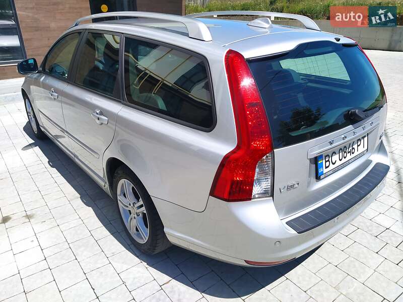 Універсал Volvo V50 2011 в Сокалі