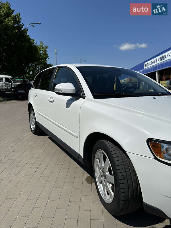 Універсал Volvo V50 2010 в Сумах