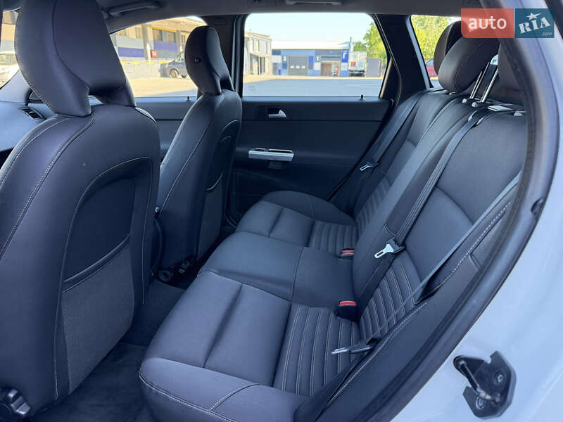 Универсал Volvo V50 2012 в Ровно
