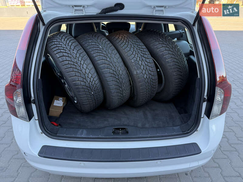 Универсал Volvo V50 2012 в Ровно