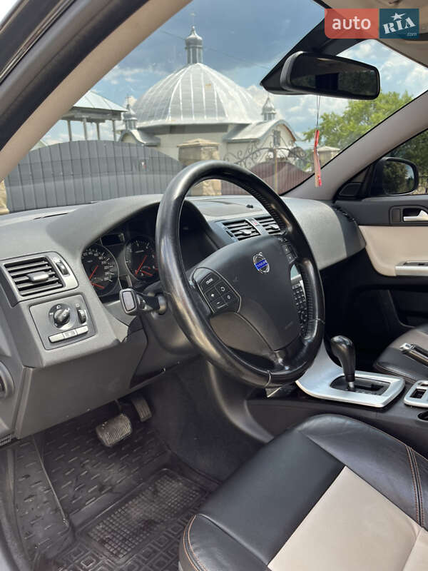 Универсал Volvo V50 2011 в Надворной
