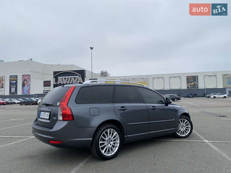 Универсал Volvo V50 2010 в Киеве