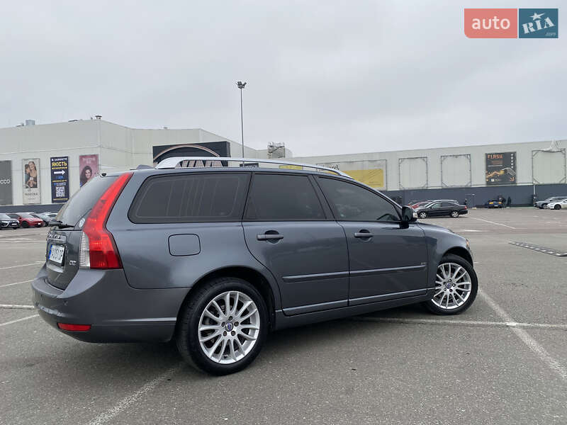 Универсал Volvo V50 2010 в Киеве