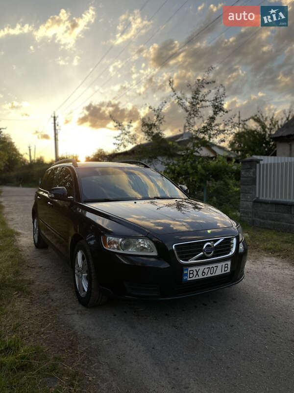 Универсал Volvo V50 2010 в Славуте