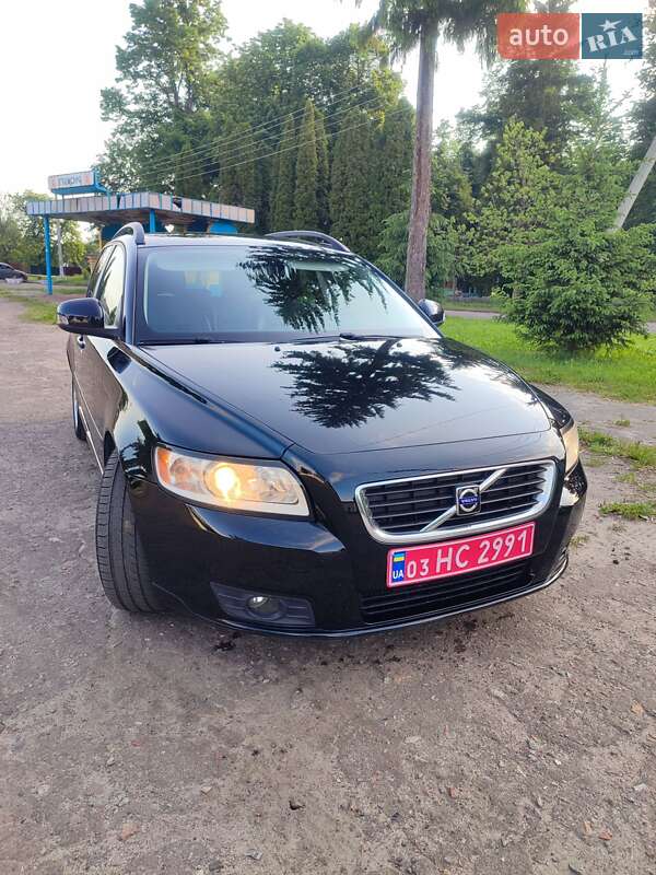 Универсал Volvo V50 2010 в Кролевце