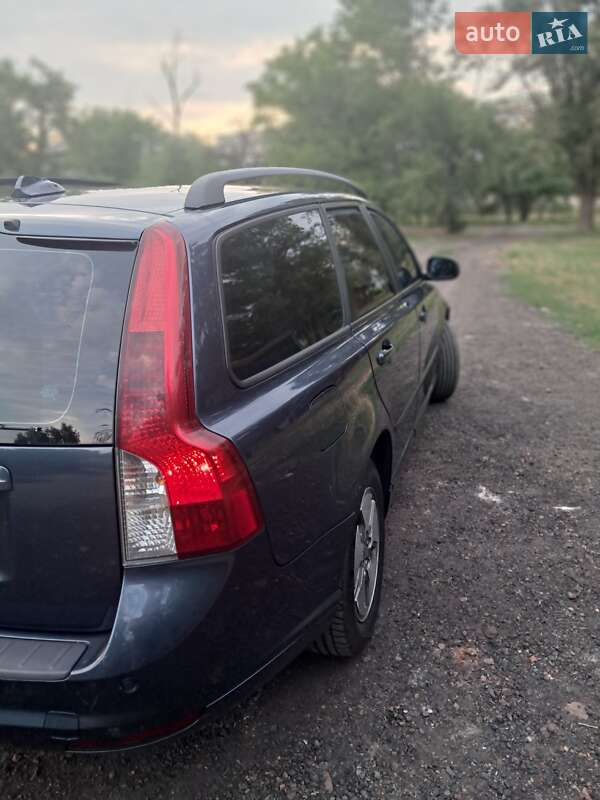 Універсал Volvo V50 2009 в Павлограді