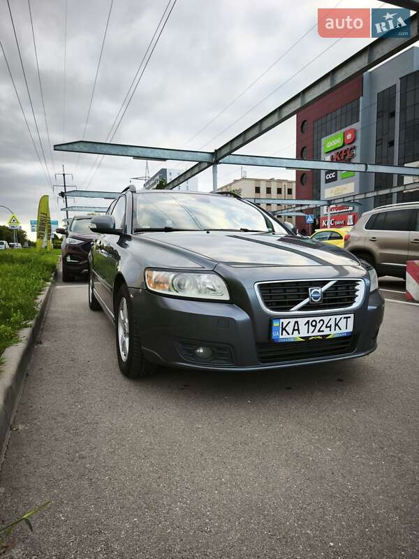 Універсал Volvo V50 2010 в Києві