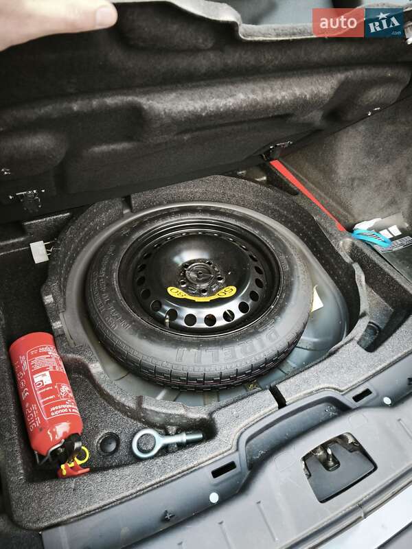 Універсал Volvo V50 2010 в Києві