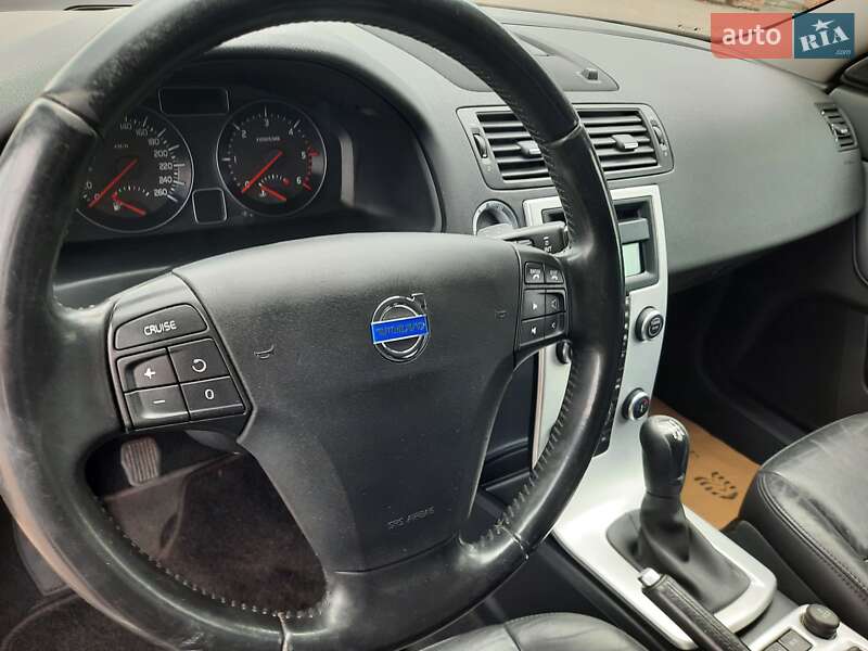 Универсал Volvo V50 2012 в Полтаве