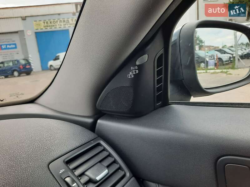 Универсал Volvo V50 2012 в Полтаве