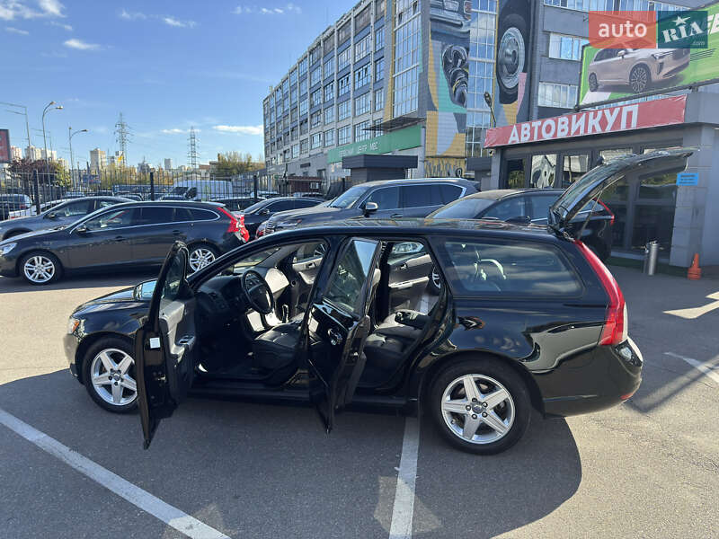 Универсал Volvo V50 2012 в Киеве