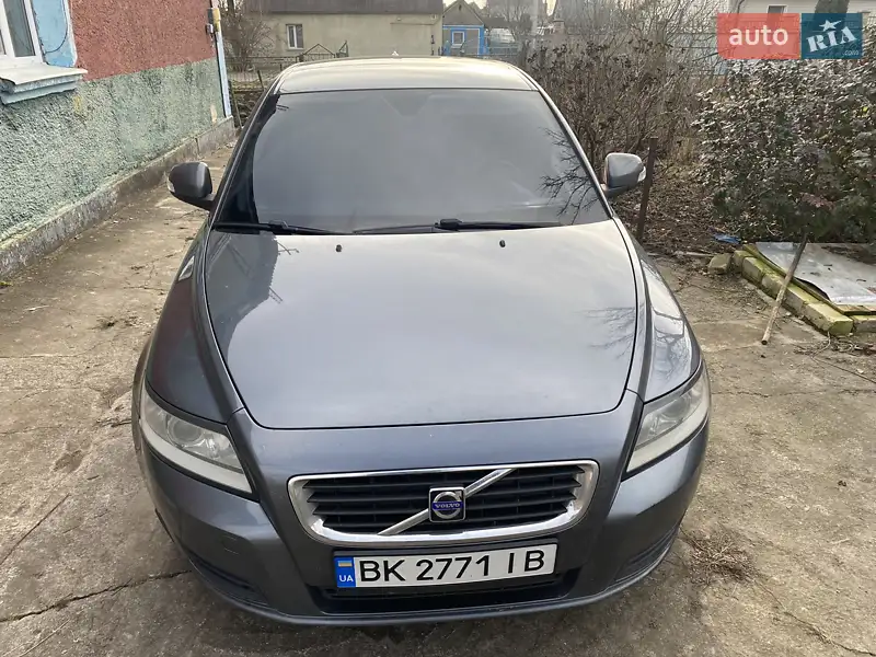 Volvo V50