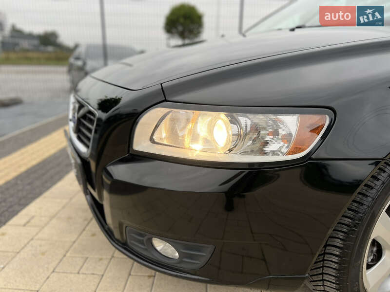 Универсал Volvo V50 2011 в Львове