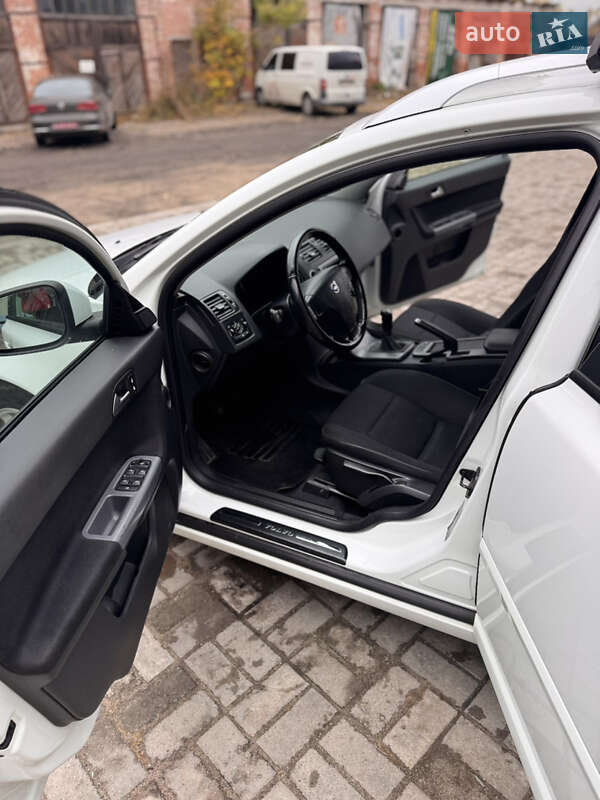 Универсал Volvo V50 2012 в Сумах фото 17 Универсал Volvo V50 2012 в Сумах