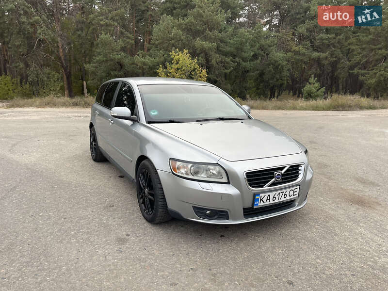 Универсал Volvo V50 2008 в Ахтырке