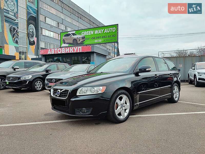 Универсал Volvo V50 2012 в Киеве