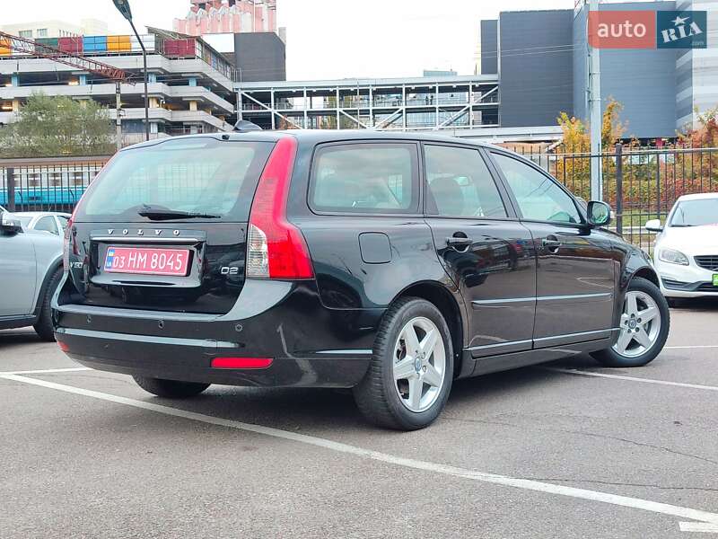 Универсал Volvo V50 2012 в Киеве