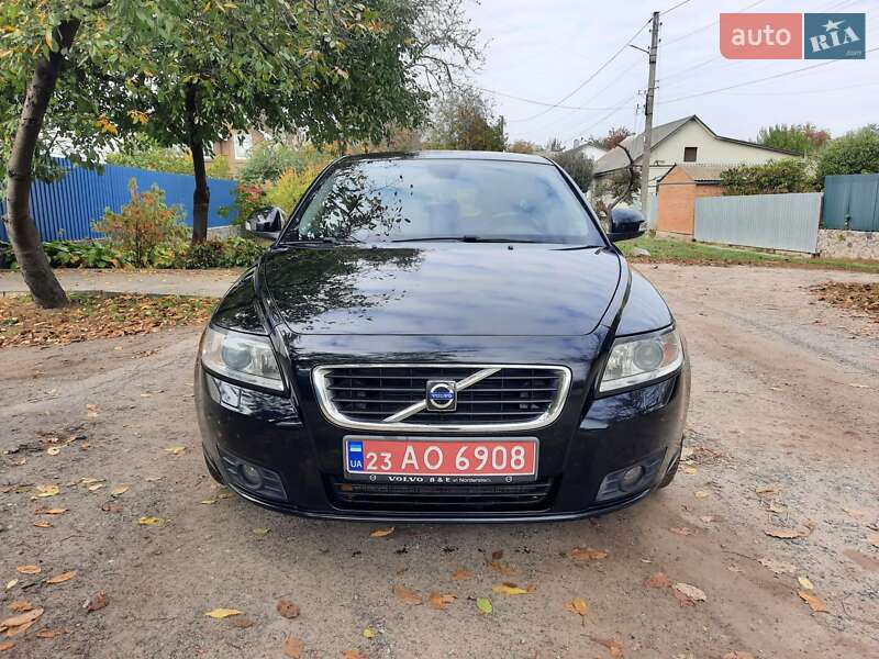 Універсал Volvo V50 2010 в Полтаві