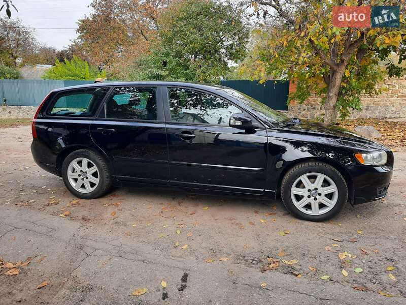 Універсал Volvo V50 2010 в Полтаві