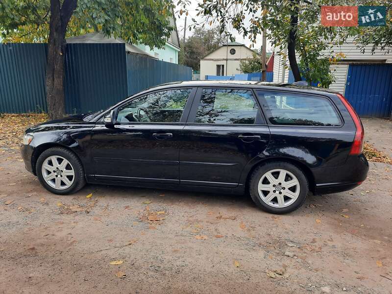 Універсал Volvo V50 2010 в Полтаві