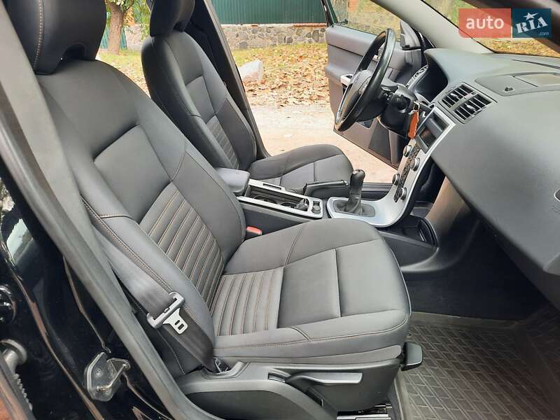 Універсал Volvo V50 2010 в Полтаві