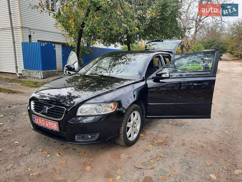 Універсал Volvo V50 2010 в Полтаві