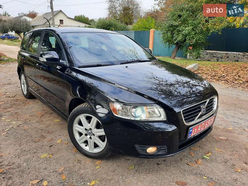 Універсал Volvo V50 2010 в Полтаві