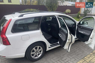 Універсал Volvo V50 2010 в  фото 23 Універсал Volvo V50 2010 в
