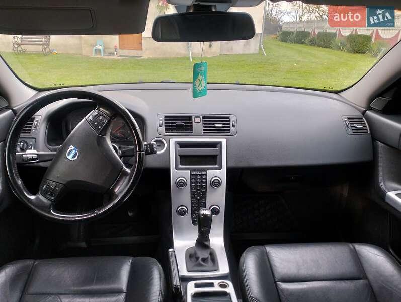 Універсал Volvo V50 2010 в Коломиї