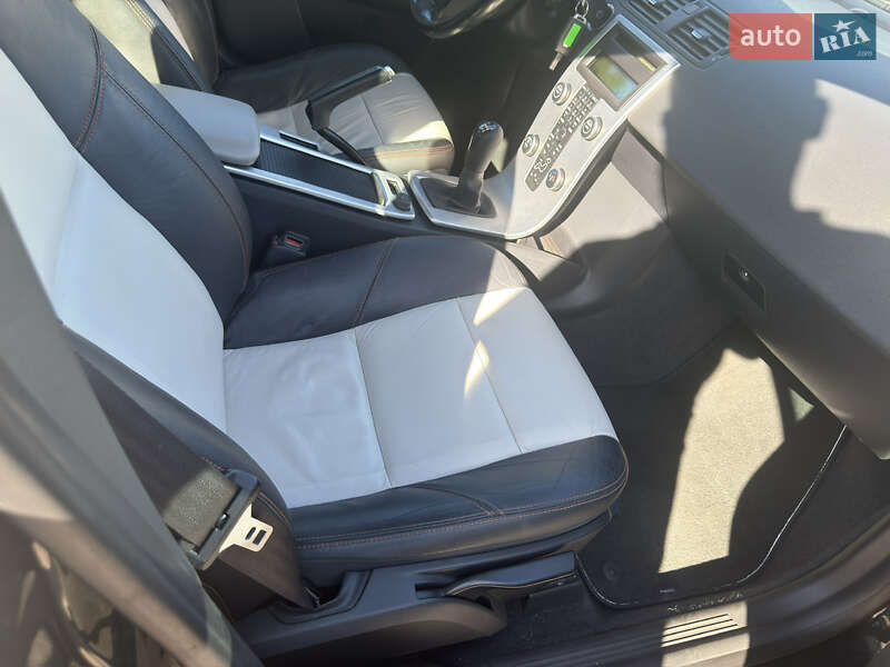 Универсал Volvo V50 2010 в Киеве фото 24 Универсал Volvo V50 2010 в Киеве