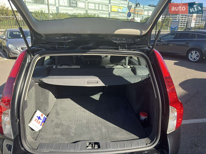 Универсал Volvo V50 2010 в Киеве фото 30 Универсал Volvo V50 2010 в Киеве