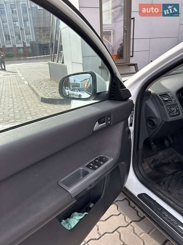 Універсал Volvo V50 2009 в Луцьку