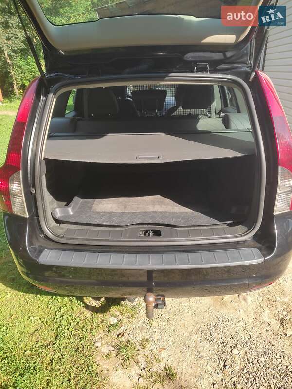 Универсал Volvo V50 2009 в Косове фото 16 Универсал Volvo V50 2009 в Косове