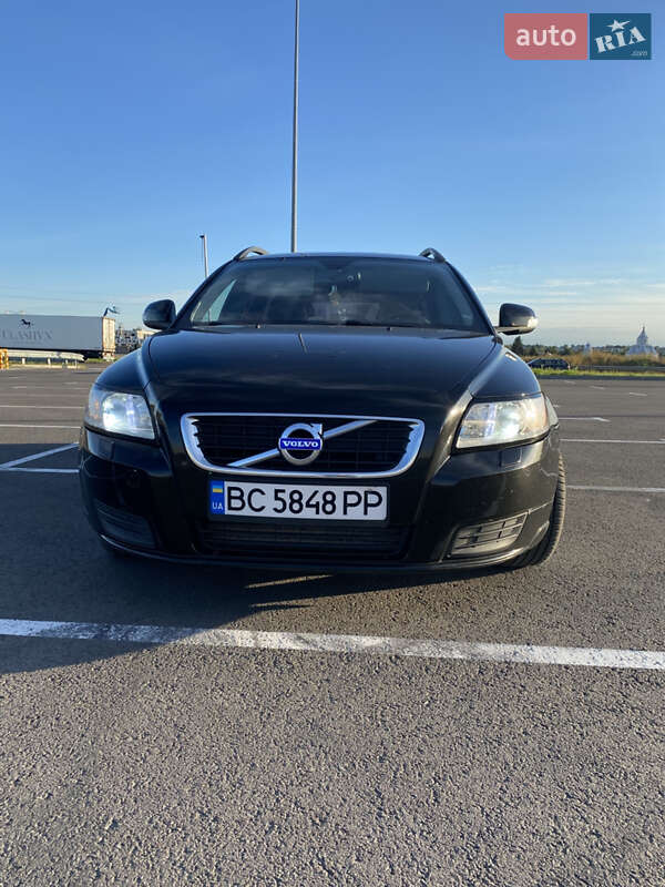 Універсал Volvo V50 2010 в Львові