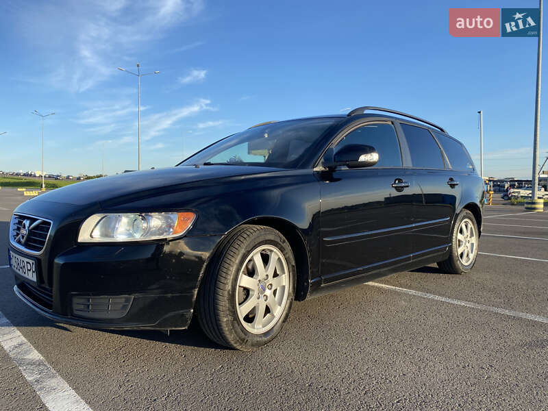 Універсал Volvo V50 2010 в Львові