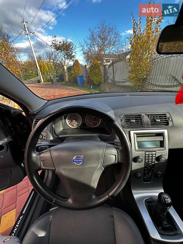 Универсал Volvo V50 2004 в Отынии фото 25 Универсал Volvo V50 2004 в Отынии