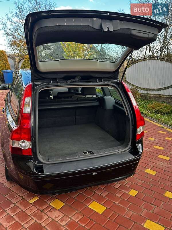Универсал Volvo V50 2004 в Отынии фото 27 Универсал Volvo V50 2004 в Отынии
