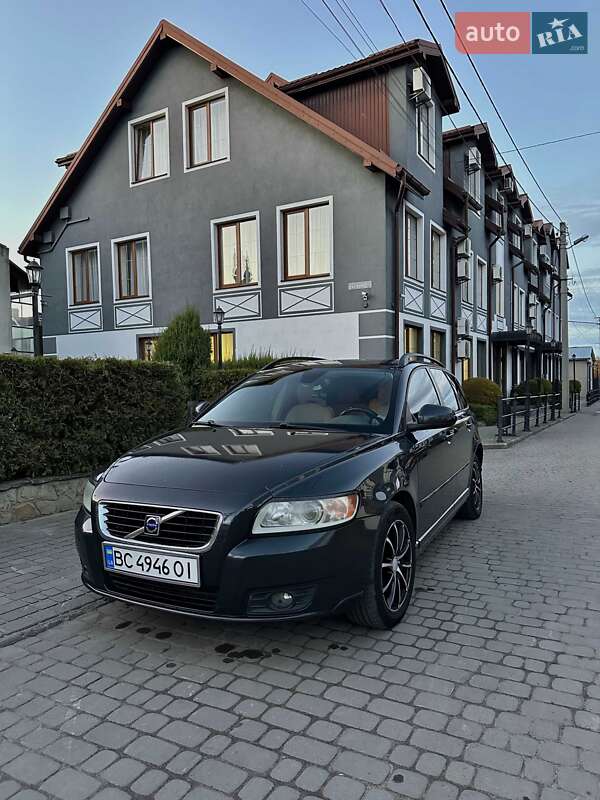 Универсал Volvo V50 2010 в Жовкве