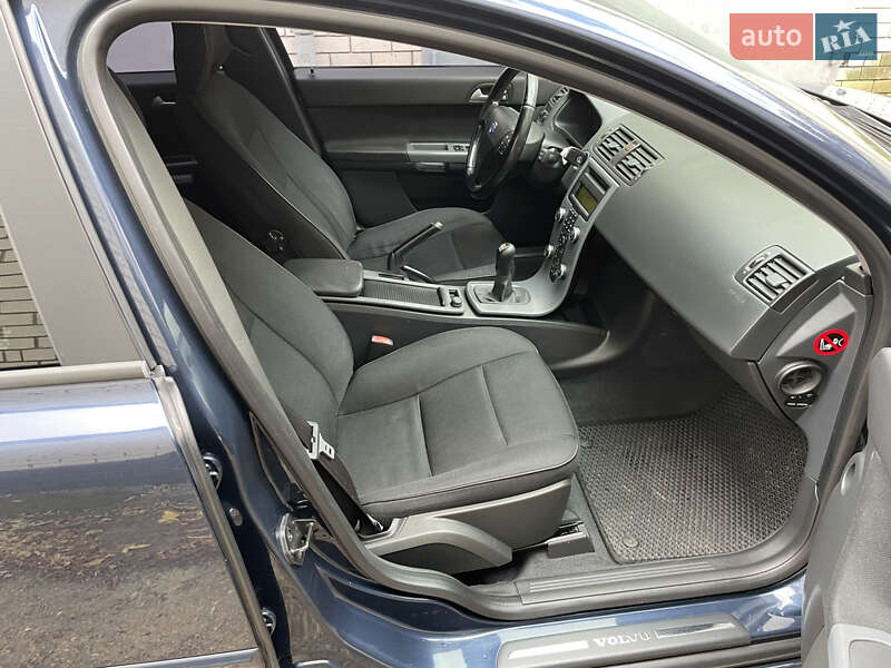 Універсал Volvo V50 2012 в Житомирі