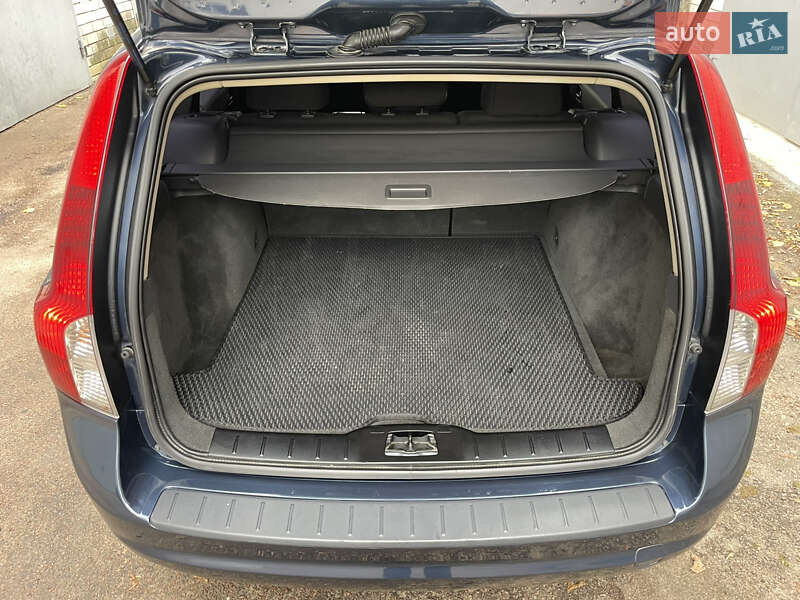 Універсал Volvo V50 2012 в Житомирі