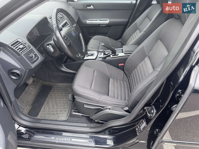 Универсал Volvo V50 2012 в Киеве фото 20 Универсал Volvo V50 2012 в Киеве