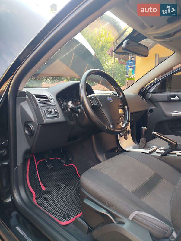 Универсал Volvo V50 2010 в Львове